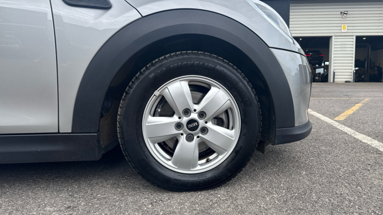 MINI Hatchback 1.5 Cooper Classic 3dr Auto Petrol Hatchback